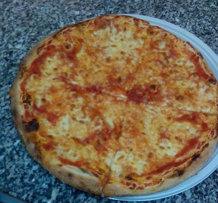 Pizza de la Pizzeria La Giara - Photo FB