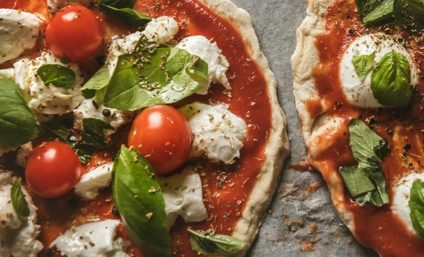 Pizzas, tradition italienne - Photo u +