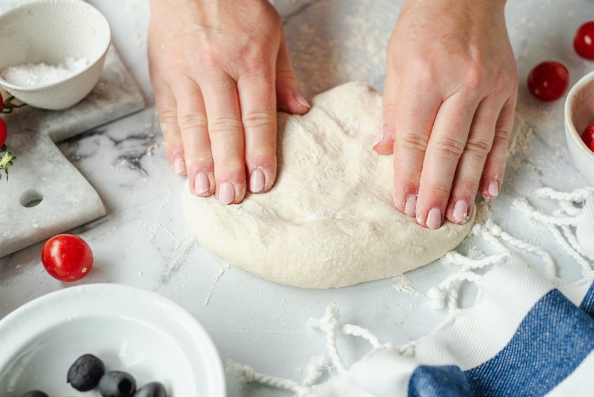 Impasto della pizza - Foto U+